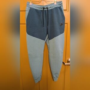 Nike Sweats, Size Large . Two Toned.